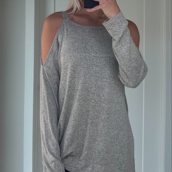 Gray Cold Shoulder Sweatshirt (size Medium) - Picture 1 of 4